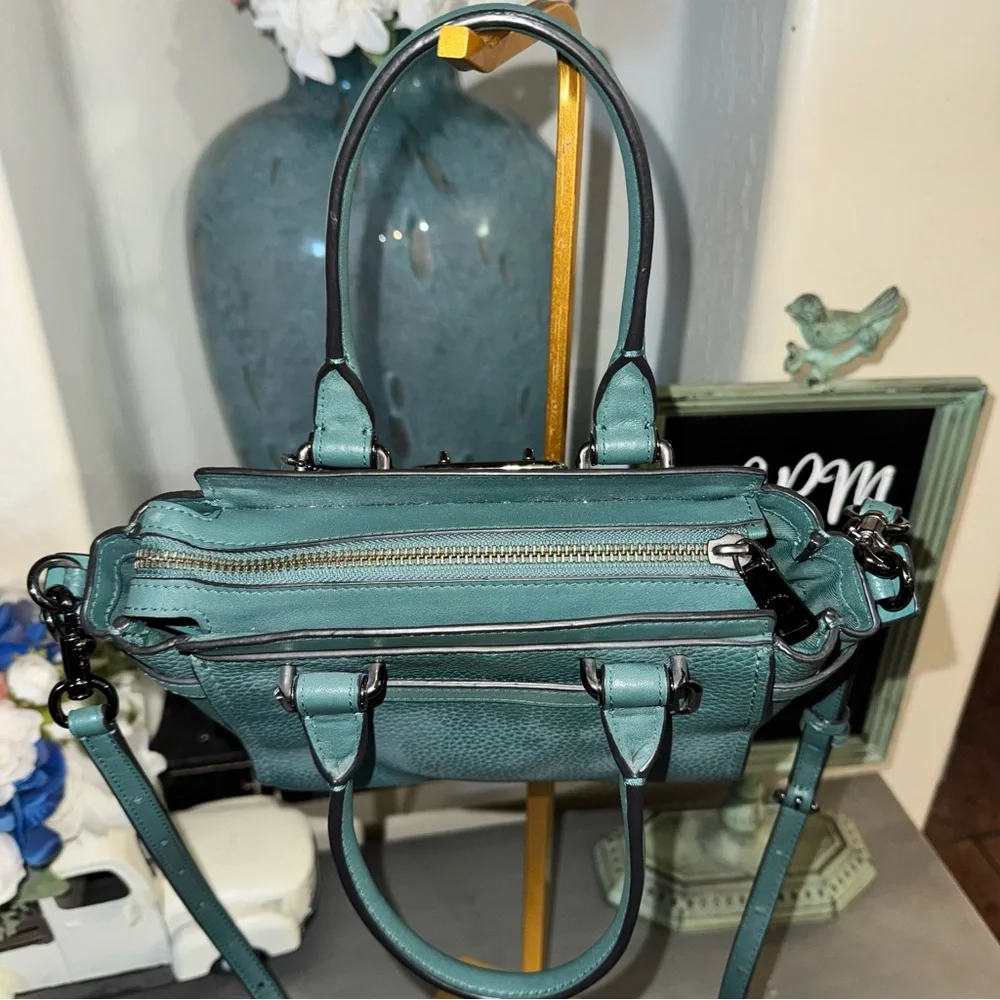 Coach Mini Swagger 21 Pebble Leather Satchel 2018 Removable Strap- Like New